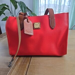 Dooney & Bourke Hanbag / Tote